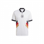 Adidas DFB Icon s&auml;rk logotr&uuml;kiga ja triipude detailidega Meeste pealiskatted Valge HS5941 L