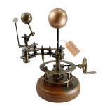 Messingist p&auml;ikeses&uuml;steemi t&ouml;&ouml;tav mudel Orrery antiikne viimistlus P&auml;ike Maa Kuu K&auml;sitsi valmistatud mereline kingitus Kodukontori sisekujundus kingitus emale isale