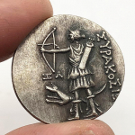 Kopeeri Vana-Kreeka jahijumalanna Artemise h&otilde;bem&uuml;ntide iidne v&auml;lism&uuml;ntide kollektsioon 1pcs