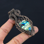 Abalone Shell v&auml;&auml;riskivist puhtast vasest traadist pakitud k&auml;sitsi valmistatud ripatsehted kingituseks 3.07 Inches roheline