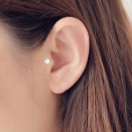 Armas korea stiilis AAA Cezch tsirkoonist Little Star Non Piercing Clip K&otilde;rvar&otilde;ngas K&otilde;rvamansett Tragus Earring Femme Bijoux Brincos