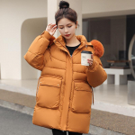 Moodne talvine naiste k&uuml;lm mantel kapuutsiga 2023 kunstkarusnahast krae paks soe &uuml;lisuur parkad Korea stiilis suurte taskutega talvejope M punane