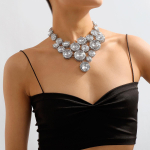 Moodne kaelakee naiste ehetele h&otilde;be