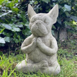 Joogapoos Meditatsioon Koeravaigust kuju kaunistused Veekindel palve Zen prantsuse buldog skulptuur K&auml;sit&ouml;&ouml; Aiakaunistus kujuke