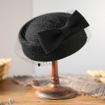 Austraalia m&uuml;tspruut elegantne villane marli, v&ouml;&ouml;ri lennufirma stjuardess valge naiste Fedora m&uuml;tsid pidulik daamim&uuml;ts kuninglikus stiilis kuppel Chapeu must