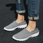 Suvised meeste tossud, must palmik, rannas, pehmed kerged spordijalatsid vabaaja kangast hingavad, augustatud libisevad tennised tennised 38 sinine