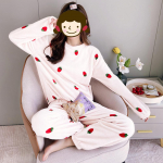 2-osaline maasika flanellp&uuml;ksikomplekt naistele Soe magamisr&otilde;ivaste &uuml;likond Korall Majapidamisriided S&uuml;gis Talv Samet Paksendatud Kawaii One size valge