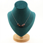 Pierres et Min&eacute;raux. Collier 5 perles Agate fuchsia et marron 8 mm. Chaine en acier Collier femmes, hommes. Taille personnalisable.