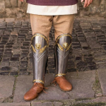 Keskaegsed terasest s&auml;&auml;rekaitsmed kuldse l&otilde;vimotiiviga Renessansiaegne jalar&uuml;&uuml; LARP S&otilde;dalase kaitsed Fantaasia r&uuml;&uuml;tli Cosplay kost&uuml;&uuml;m Rooma stiilis