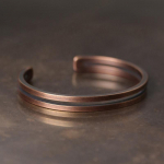 Puhas Vask K&auml;sit&ouml;&ouml;na Valmistatud Metallist K&auml;ev&otilde;ru Maamees Vingtage Punk Unisex Mansett K&auml;ev&otilde;ru Nikerdustega K&auml;sit&ouml;&ouml;na Valmistatud Ehted Meestele Naistele Kingitus 15-18cm resizable