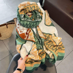 Luksusbr&auml;ndi s&uuml;gis- ja talvine naiste uus stiil, mood, v&auml;rvide sobivus, tr&uuml;kitud siidist sall Daamile populaarne peakangast rannasall A