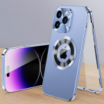 Luksuslik metallist magnetilise logoga auguga &uuml;mbris iPhone 15 14 13 12 Pro Max Plus t&auml;iskaamera kaitse&uuml;mbrisele, mis on v&otilde;rreldav originaalkaanega For iPhone 15 Pro sinine