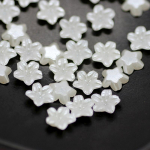 Kvaliteetne DIY Kvaliteetne ehete valmistamiseks peente aksessuaaride jaoks lahtised helmed 100 tk / pakend lill beež 3（Nonporous）