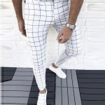 Moodsad meeste keskmise v&ouml;&ouml;ga Slim-Fit ruudulise mustriga vabaaja p&uuml;ksid jalgadega XL valge