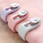 N&otilde;elavaba libisemisvastane tekikinnitusklamber lilla