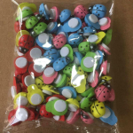 100 tk Biitlite kujuga puidust lepatriinu lepatriinu kleebis Lastele, maalitud liimiv seljakleebis Random Color