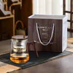 800 ml puidust k&auml;epidemega klaasist teekann Kuumutav, vastupidav filtreeriv klaasist veekeetja l&auml;bipaistev lille tee Klaasist teekann teen&otilde;u