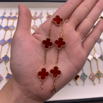 Boutique Neljak&auml;pa Ristikheina Viie &Otilde;iega K&auml;ev&otilde;ru 18K Kerge Luksus Ins Disain Mood Peen Mitmek&uuml;lgne Meeste ja Naiste Mudelid K&auml;ev&otilde;ru Boutique Bracelet