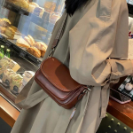Naiste naturaalsest lehmanahast kott Daami k&otilde;rgekvaliteediline igap&auml;evane &otilde;lakott Naiste luksuslik retro crossbody kott Daamide lehmanahast k&auml;ekott 23x9x15cm pruun