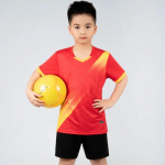 Laste jalgpall Vormiriietus poistele t&uuml;drukutele Noorte Jalgpall Jersey komplekt Kodu L&uuml;hikeste varrukatega L&uuml;hikesed p&uuml;ksid Laste Jalgpall Jersey komplekt Spordir&otilde;ivad 120