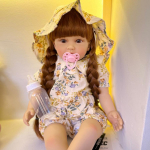 Reborn Baby Lovely Princess Doll 60 CM Pehme Silikoon T&uuml;drukutele Pruunide Juustega V&auml;ikelapsele Bebe Lastele s&uuml;nnip&auml;evakingitus M&auml;ngumaja kleidim&auml;nguasi same as picture
