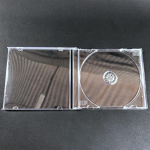 L&auml;bipaistev plastikust &uuml;hes t&uuml;kis plaadi&uuml;mbris CD-korpuse paksendatud CD-dvd-plaadi karp puhas