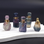 1 tk, naturaalsest kivist parf&uuml;&uuml;mipudeli ripats, Boho naiste t&uuml;drukute fluoriidist amuletid ehete valmistamiseks, meisterdades kaelakee tarvikuid, s&otilde;brap&auml;eva armastuskingitused 1Pc mitmev&auml;rviline