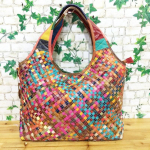 Ehtne nahast loomanahast kott, v&auml;rviline triibuline kootud kott, kaasaskantav &otilde;lakott naistele, &otilde;lgedest kootud naiste kott mitmev&auml;rviline