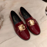 &Uuml;lipehmed kuldse pandlaga laisad pealet&otilde;mmatavad kingad naistele, ehtsast nahast mokassiinid, naiste v&auml;ikesed nahkkingad pendelr&auml;ndeks 38 burgundiapunane