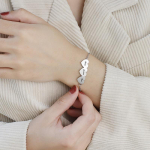 Kohandatud nimi Kuup&auml;ev t&auml;hed Graveerimine K&auml;ev&otilde;ru ja kaelakee Mitme s&uuml;dame kujundus Isikup&auml;rastatud pereliikmete nimed J&otilde;ulud Necklace-Silver