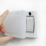 Silikoonist l&uuml;liti kleebis Pimedas helendav kleepsudeta pistikupesa kaitsekate Veekindel l&uuml;liti katte seinakleebis majapidamises valgusk&uuml;llane l&auml;bipaistev 8.5x8.5cm