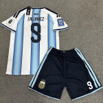 Argentina 2026 Maailmameistriv&otilde;istluste S&auml;rk F&auml;nniversioon sama stiiliga Jalgpallis&auml;rk 28