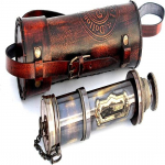 Vanaaegne laeva messingist teleskoop meremeremeeste vaatamiseks ja matkamiseks kuningliku merev&auml;e seadme meredisaineri merereplica.