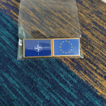 Prossid NATO ja 12 t&auml;rni lipp Prossid tsingisulamist survevalatud kattega PVC tagatihvt 2,5 cm #1