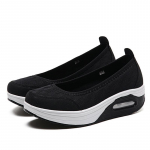 Naiste kevad-suvised uued kerged libisemiskindlad suure suurusega hingavad v&otilde;rkkangust slip-on laisad kingad k&otilde;ndimiseks emade kingad 35