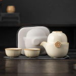 Kaasaskantav teetassi komplekt Keraamiline Kung Fu teekomplekt koos filtriga V&auml;lisreiside teen&otilde;ud Hiina &uuml;ks teekann Kolm tassi kingitus