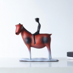 Vaik K&auml;sit&ouml;&ouml; Kuldne Ratsanik Abstraktne Figuur Skulptuur Ratsu Kujud Dekoratiivsed Figuriinid Kodu Kaunistamise Tarvikud 22 9 22cm