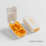 Pill Cutter jaotur, mis on jagatud kaheks majapidamises kasutatavaks v&auml;ikeseks ravimikarbiks, kaasaskantav jaotur, niiskuskindel suletud k&auml;&auml;rid