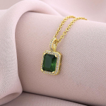 Naiste smaragdist ripatsiga kaelakee, kerge ja luksuslik, t&uuml;drukutele m&otilde;eldud kaelakee kaelakee kaelakee A