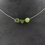 Pierres et Min&eacute;raux. Collier 3 perles Jade Nephrite de Xiuyan Chine. Chaine en acier Collier femmes, hommes. Taille personnalisable.