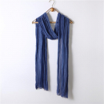 Kevad- ja suvine lipsuv&auml;rviga tutisall &ndash; puuvillane ja linane plisseeritud pael 60x220cm