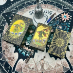Must Kuldsega Kaunistatud M&uuml;stiline Tarot Kaartide Pakk, Ennustamisvahend Luksusliku Viimistlusega 78 Veekindlat Kaarti, P&otilde;hineb Rideri S&uuml;steemil 12*7cm