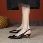 Uued naiste sandaalid terava varbaga Slingbacks Pumbad Pulmakingad Madalad kontsad Kleitkingad Mustad naistekingad 43 beež