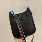 17/29 Kott TOGO nahast nahast &uuml;he&otilde;la crossbody v&auml;ike kott naiste kerge luksuslik &auml;mbrikott 17*18*6cm
