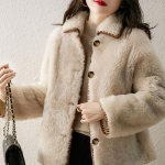 Lambafliisist karusnahast integreeritud mantel naiste talveks Uus soe rev&auml;&auml;r, t&auml;isvillane karusnahk L