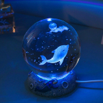3D-kristallkuuli &ouml;&ouml;valgustid helendavad merimeduusid, astronaut USB-toiteallikad, soe voodivalgusti j&otilde;ululatern lastele kingituseks