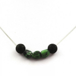 Pierres et Min&eacute;raux. Collier perles Lave 8 mm + Epidote de Myanmar (Birmanie) Chaine en acier inoxydable.