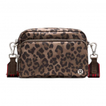 Lululemon Everywhere 2L Eemaldatava rihmaga Crossbody kott Naiste kotid P&auml;hklipuu LU9DAMS-076334 Crispy Walnut