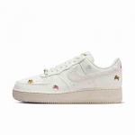 Nike Naiste Air Force 1 '07 Vabaajajalatsid EUR 38.5
