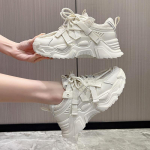 Klassikalised naiste paksud tossud hingavad keskmise kontsaga n&ouml;&ouml;riga platvormkingad naistele &uuml;mara varbaga vulkaniseerivad suures suuruses kingad 34 beež